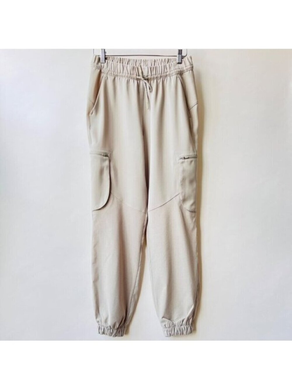 Lululemon Relaxed Mid-Rise Cargo Pants ,beige/sage, Size 6 G112